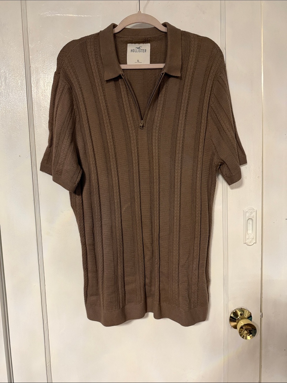 Hollister Men's Brown Short-Sleeve Zip-Neck Knit Polo XL